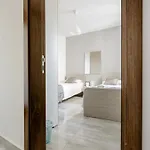 F12 2, Private Two Single Beds Privated Bathroom In Shared Flat * Msida