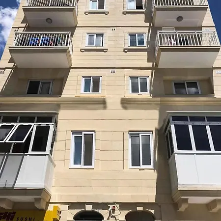 F12 2, Private Two Single Beds Privated Bathroom In Shared Flat