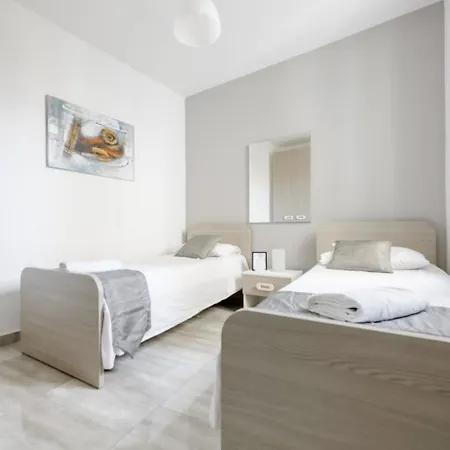 F12 2, Private Two Single Beds Privated Bathroom In Shared Flat Msida