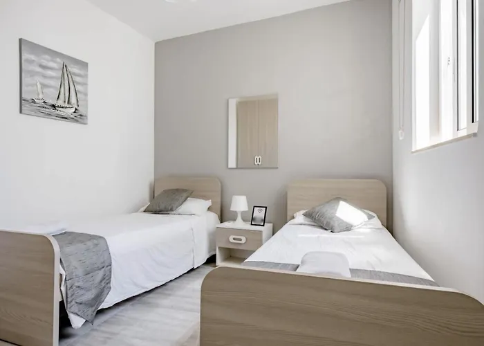 F12 2, Private Two Single Beds Privated Bathroom In Shared Flat Gazde/Camere de închiriat Msida