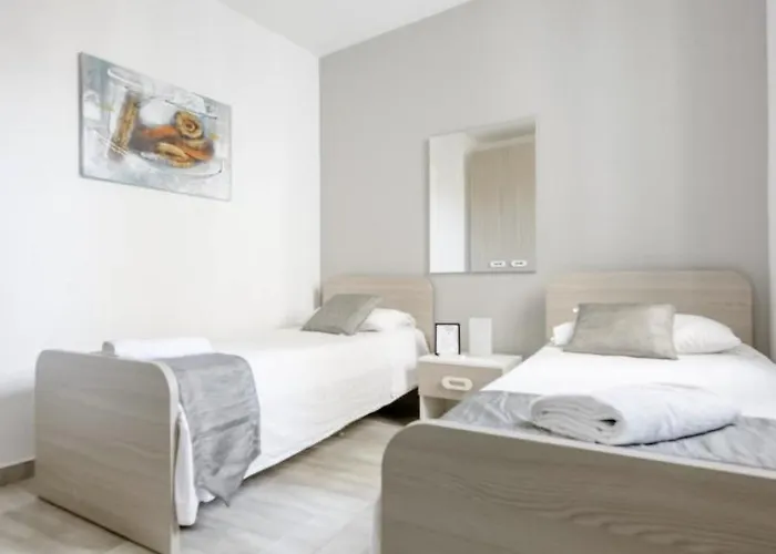 F12 2, Private Two Single Beds Privated Bathroom In Shared Flat Msida